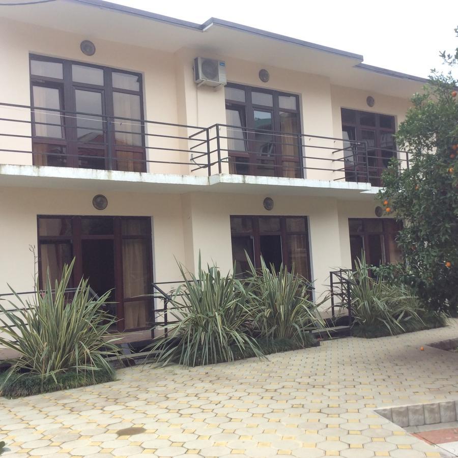 Guest House Dali Gagra Buitenkant foto