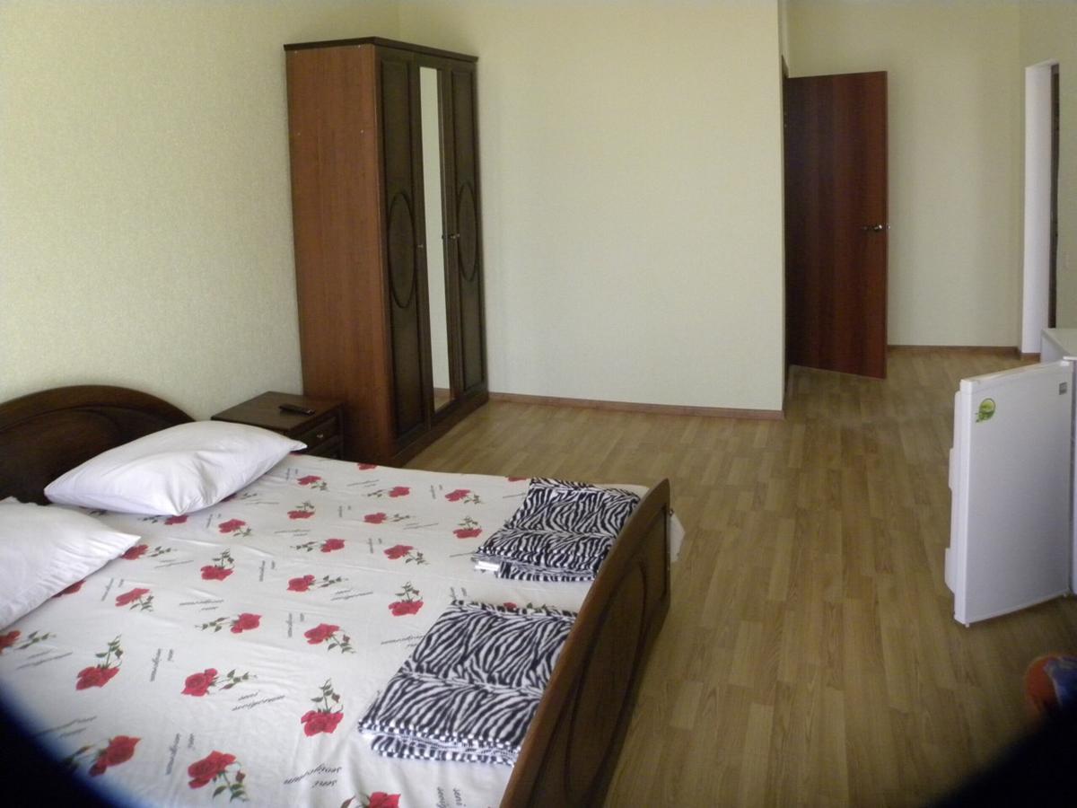 Guest House Dali Gagra Buitenkant foto