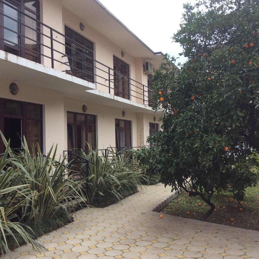 Guest House Dali Gagra Buitenkant foto
