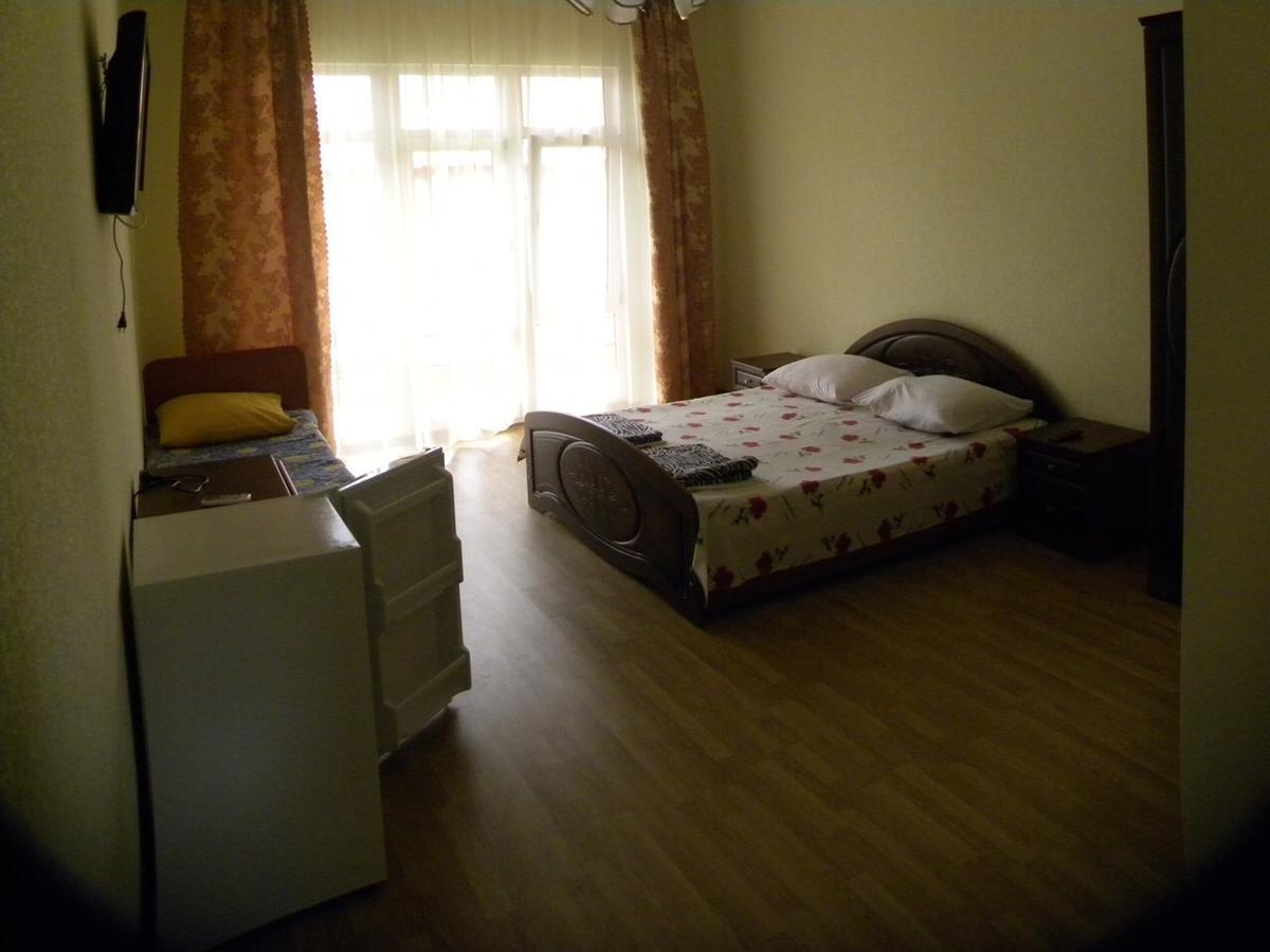 Guest House Dali Gagra Buitenkant foto