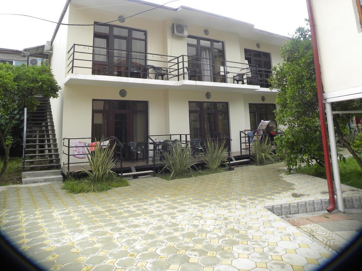 Guest House Dali Gagra Buitenkant foto