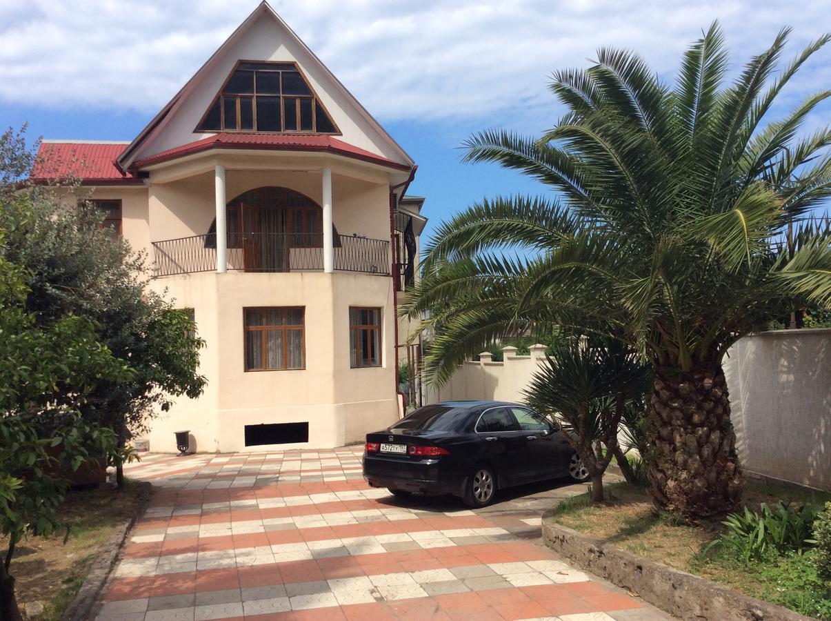 Guest House Dali Gagra Buitenkant foto