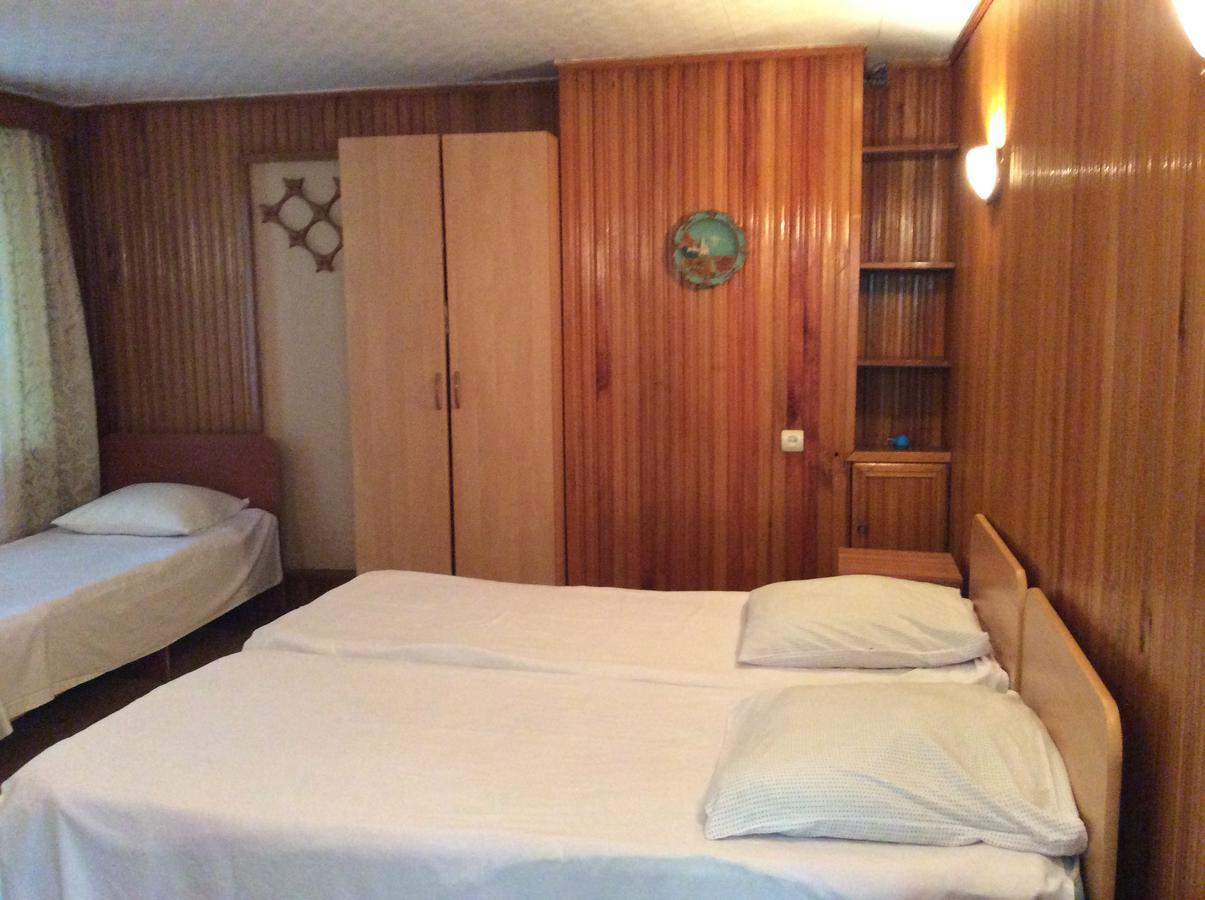 Guest House Dali Gagra Buitenkant foto