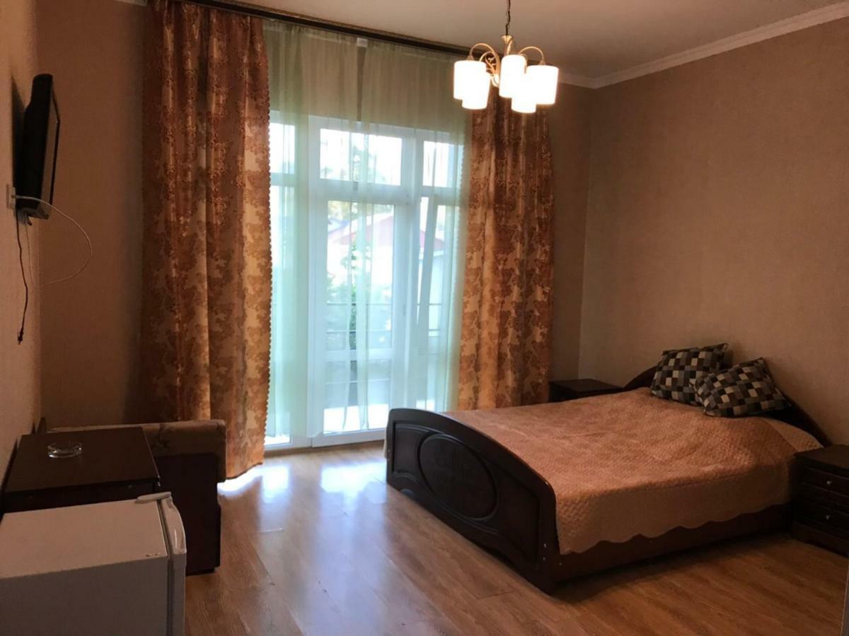 Guest House Dali Gagra Buitenkant foto