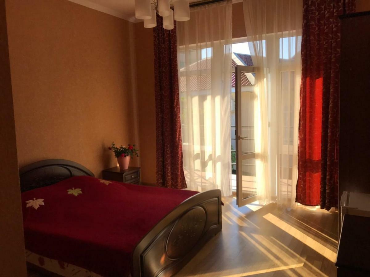 Guest House Dali Gagra Buitenkant foto